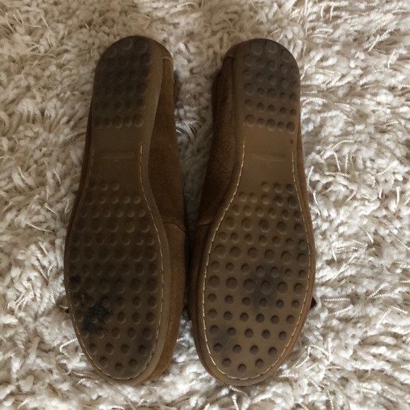 MINNETONKA Brown Fringe Moccasins - Picture 3 of 4